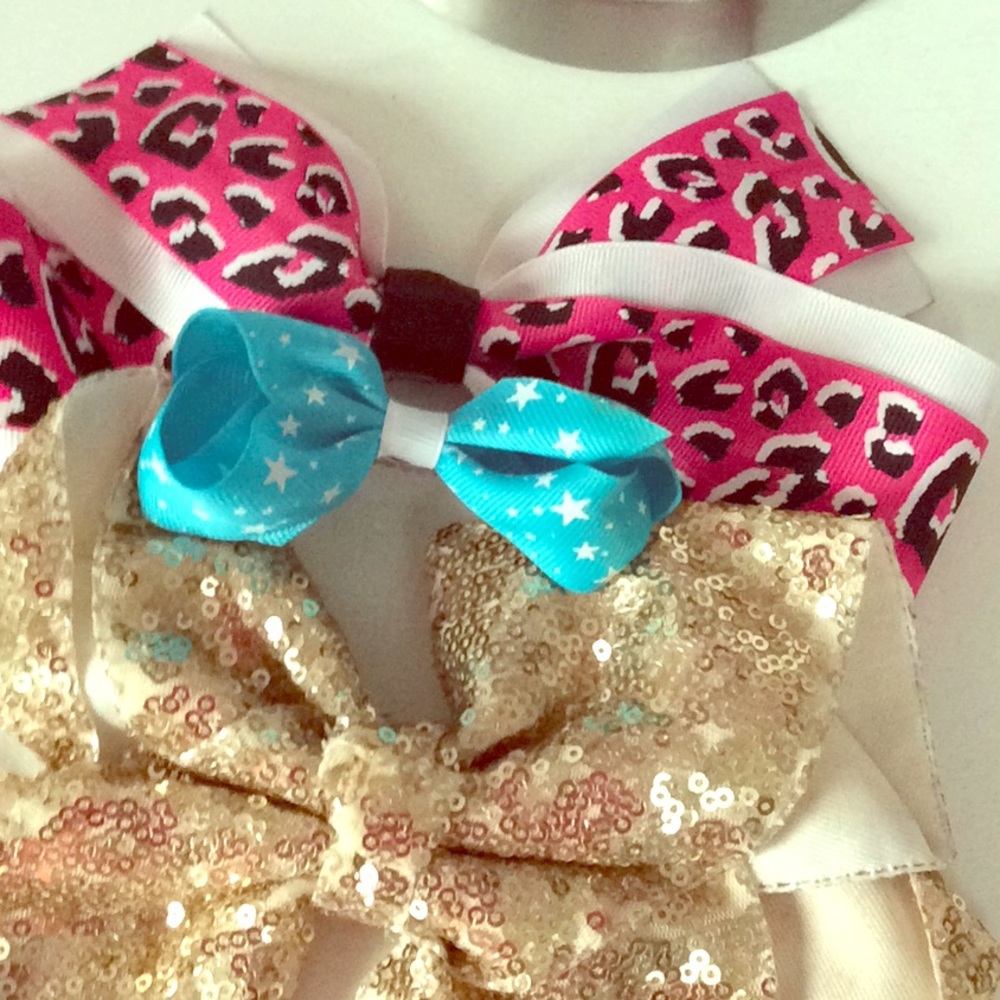 Hair bows